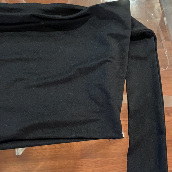 Fashion Nova black large one shoulder sleeve cut front crop top - Picture 2 of 4